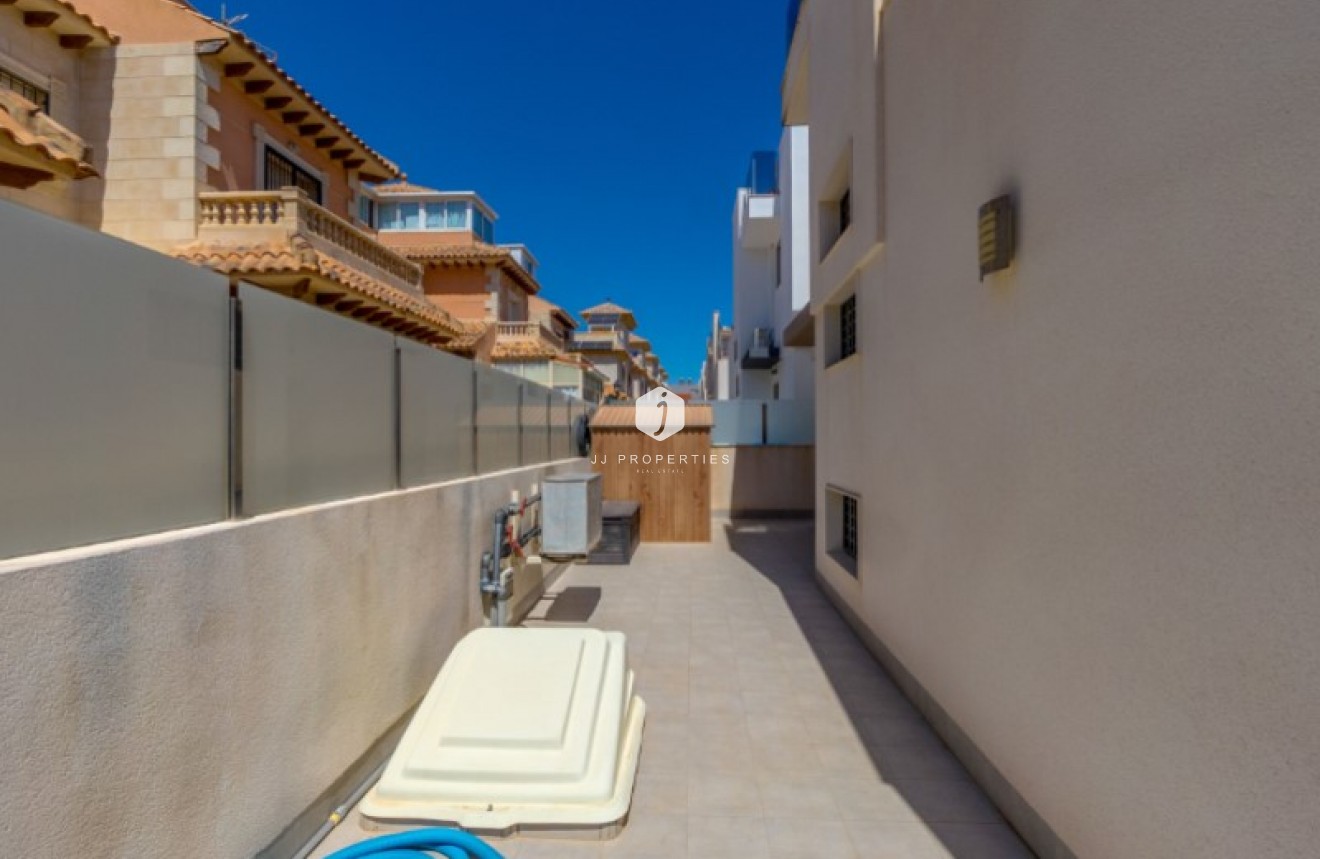 Resale - Villa -
Torrevieja - Costa Blanca