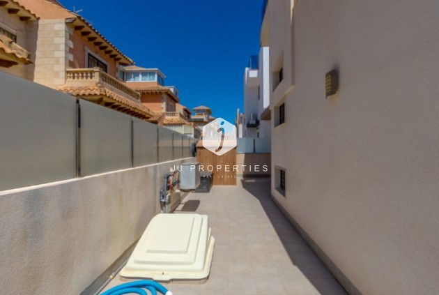Resale - Villa -
Torrevieja - Costa Blanca