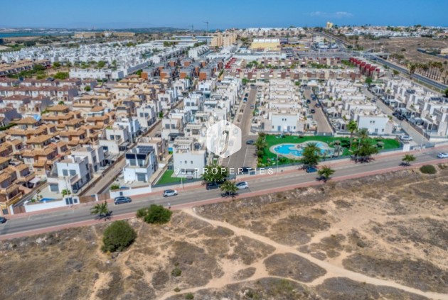 Resale - Villa -
Torrevieja - Costa Blanca