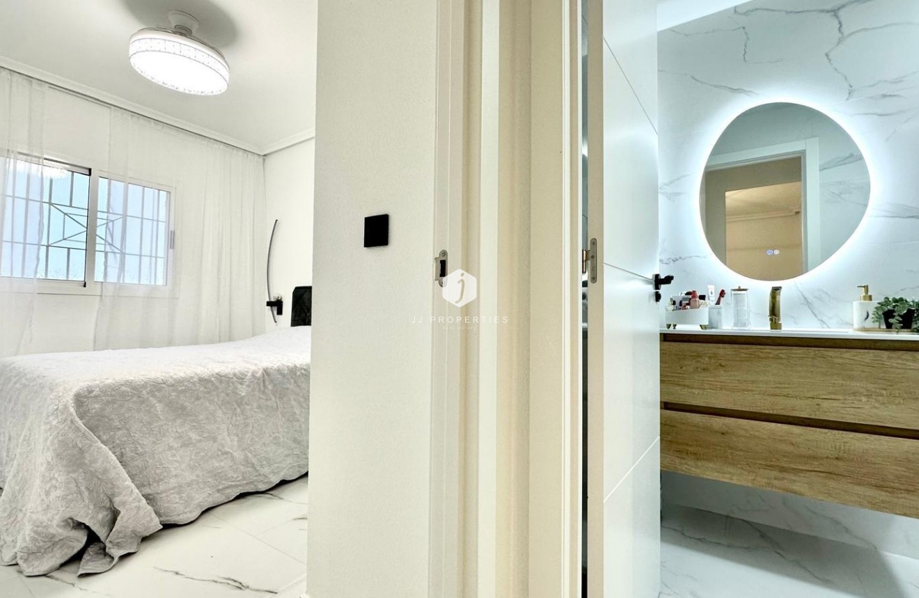 Segunda mano - Bungalow -
Orihuela Costa - Playa Flamenca Norte