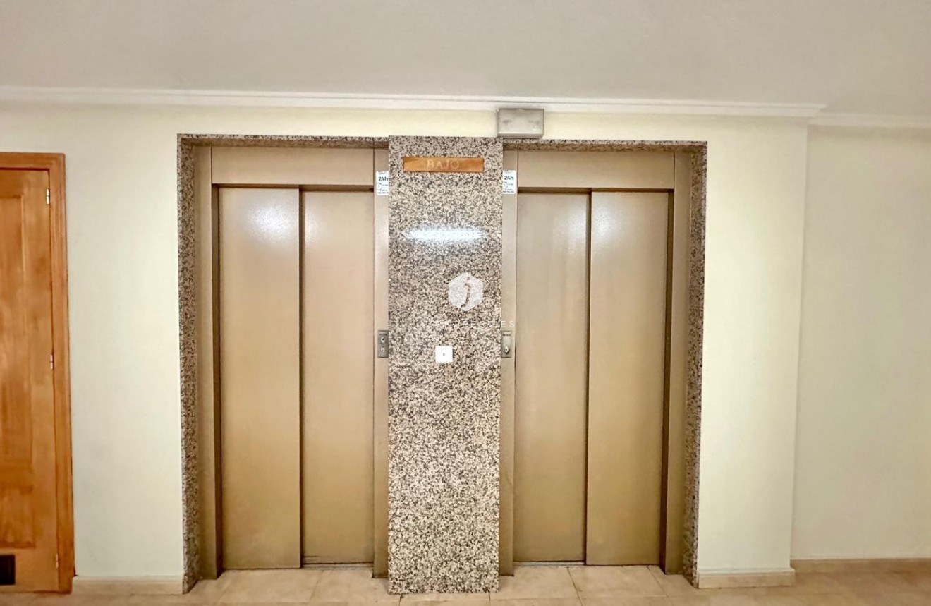 Resale - Penthouse -
Torrevieja - Centro