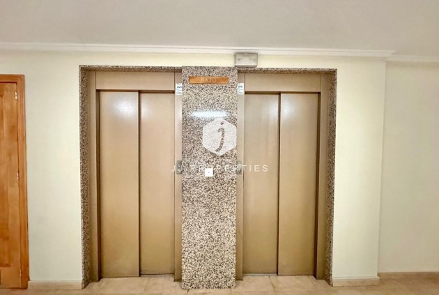 Resale - Penthouse -
Torrevieja - Centro