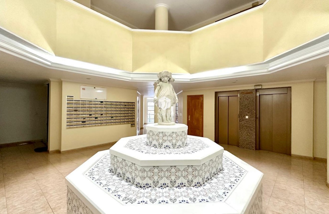 Resale - Penthouse -
Torrevieja - Centro