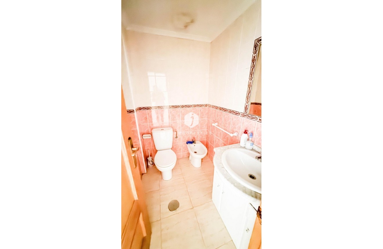 Segunda mano - Apartamento / piso -
Torrevieja - PARQUE DE LAS NACIONES