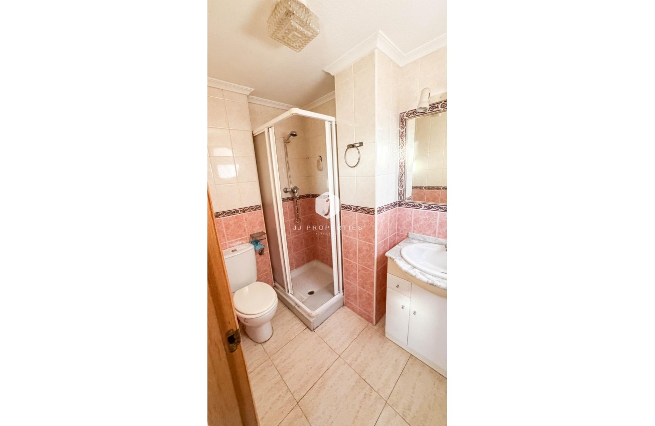 Segunda mano - Apartamento / piso -
Torrevieja - PARQUE DE LAS NACIONES