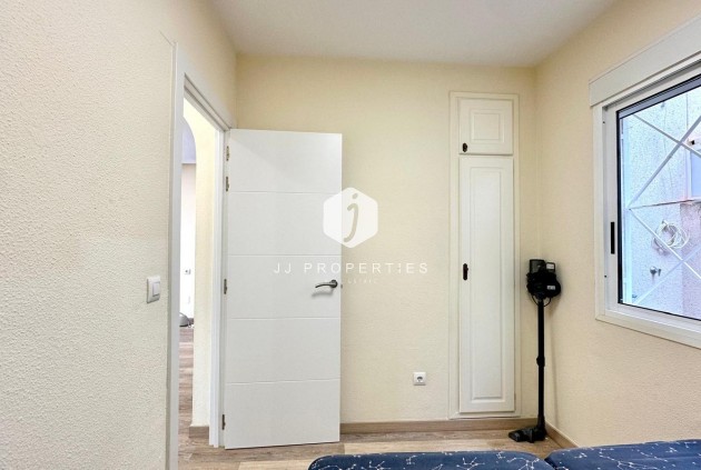 Segunda mano - Bungalow -
Torrevieja - Torreblanca