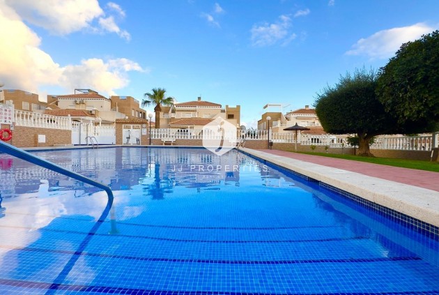 Segunda mano - Bungalow -
Torrevieja - Torreblanca