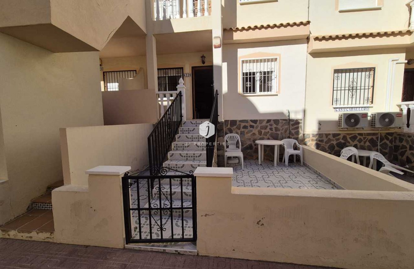 Segunda mano - Apartamento / piso -
Playa Flamenca - Costa Blanca