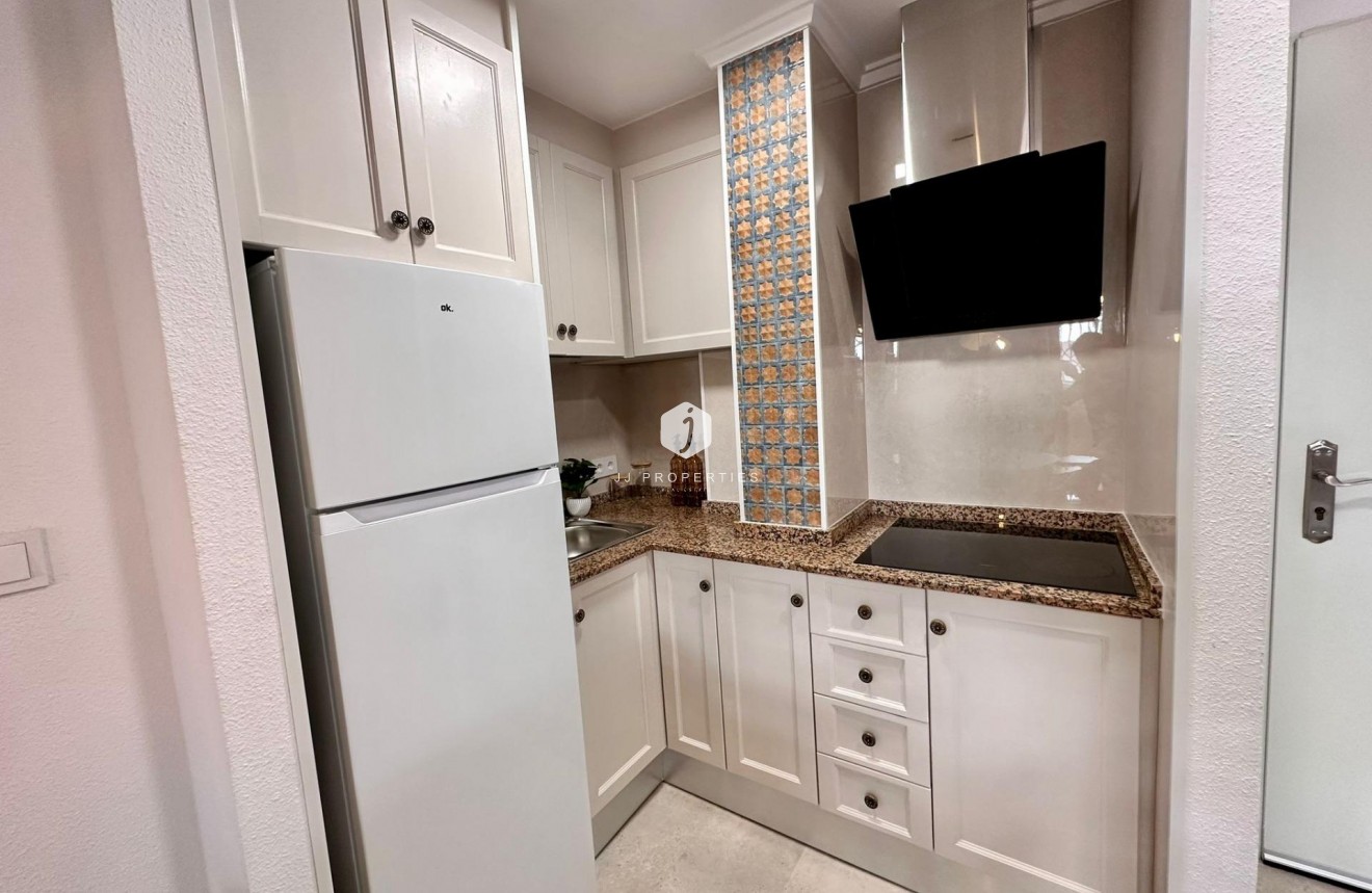 Segunda mano - Apartamento / piso -
Torrevieja - Centro