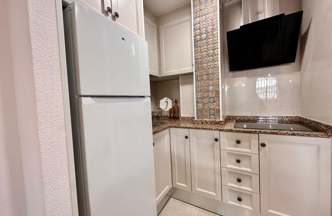 Segunda mano - Apartamento / piso -
Torrevieja - Centro