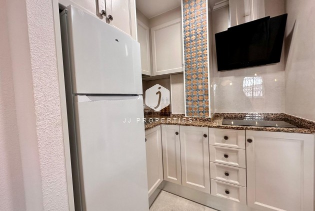 Segunda mano - Apartamento / piso -
Torrevieja - Centro