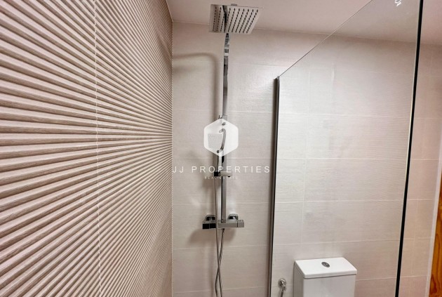 Segunda mano - Apartamento / piso -
Torrevieja - Centro