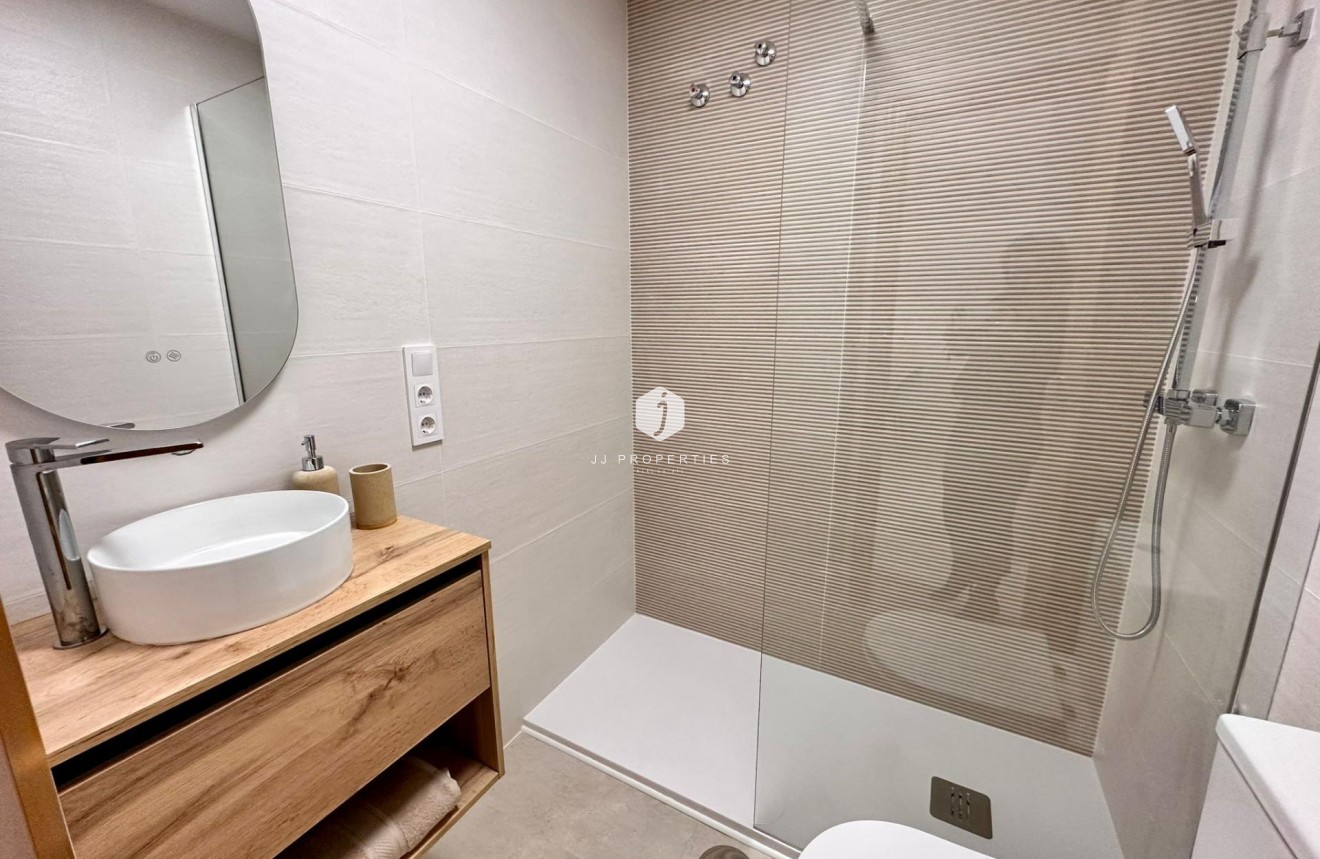 Segunda mano - Apartamento / piso -
Torrevieja - Centro