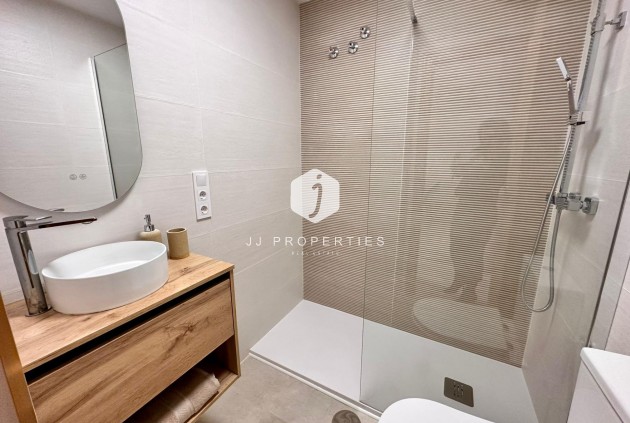 Segunda mano - Apartamento / piso -
Torrevieja - Centro