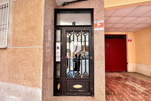 Segunda mano - Apartamento / piso -
Torrevieja - Centro