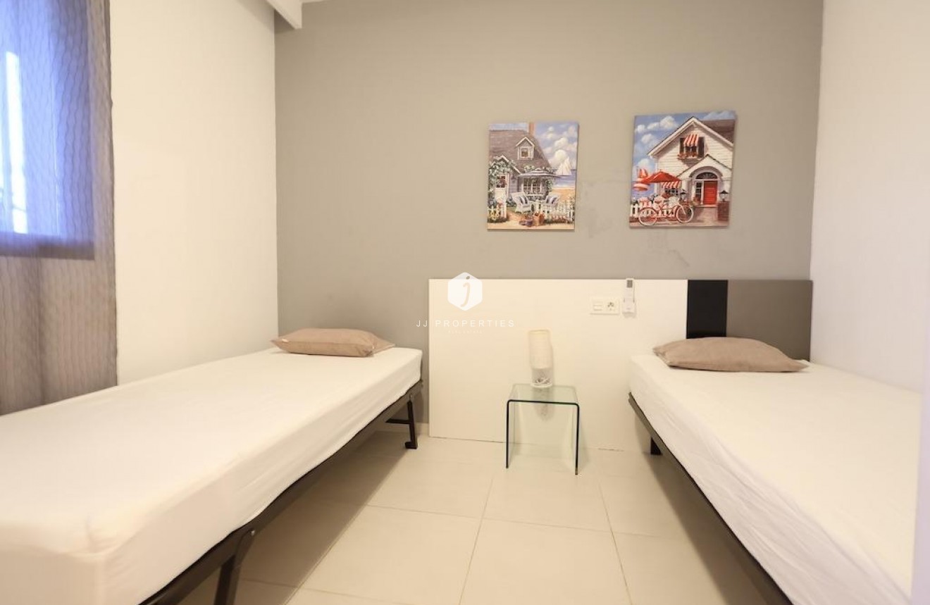 Resale - Apartment / flat -
Orihuela Costa - Costa Blanca