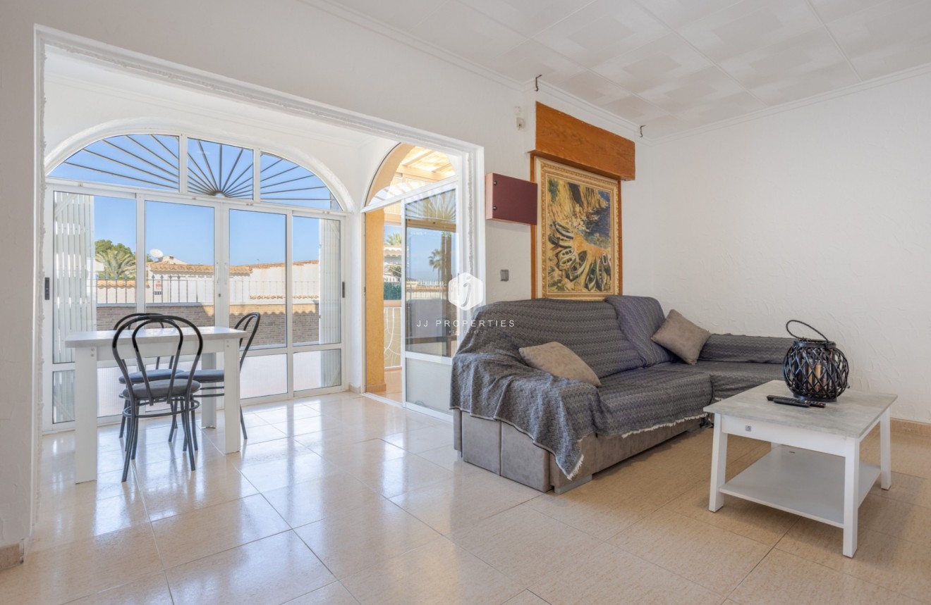 Resale - Villa -
Torrevieja - Costa Blanca