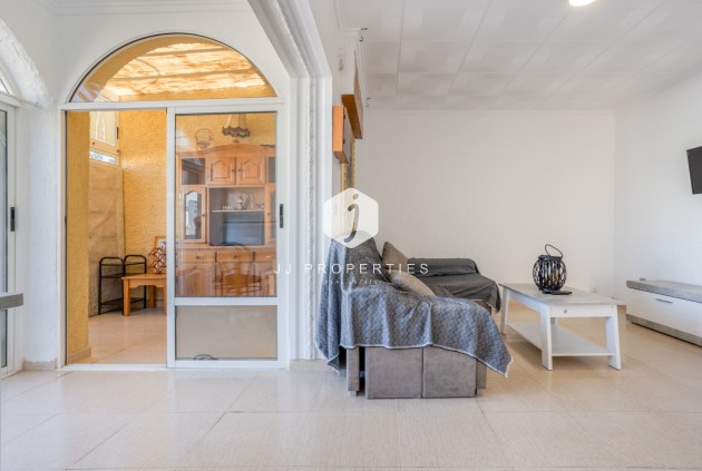 Resale - Villa -
Torrevieja - Costa Blanca