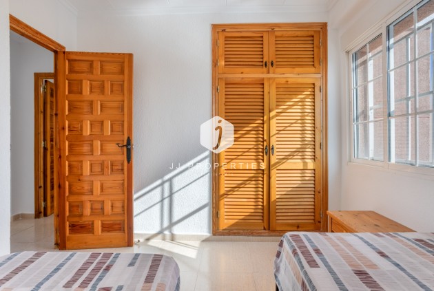 Resale - Villa -
Torrevieja - Costa Blanca