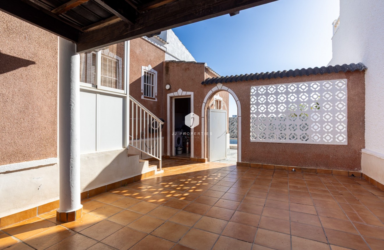 Resale - Villa -
Torrevieja - Costa Blanca
