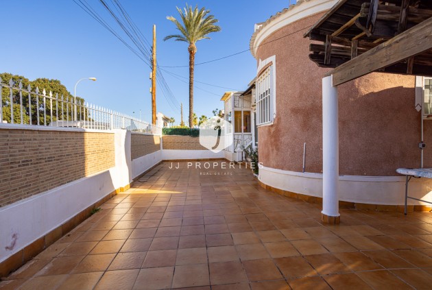 Resale - Villa -
Torrevieja - Costa Blanca