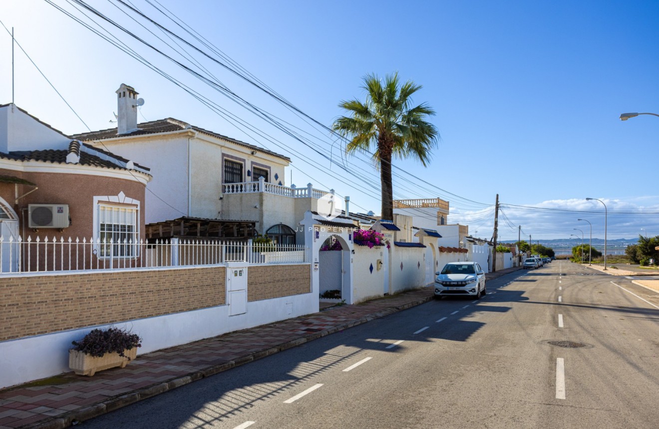 Resale - Villa -
Torrevieja - Costa Blanca