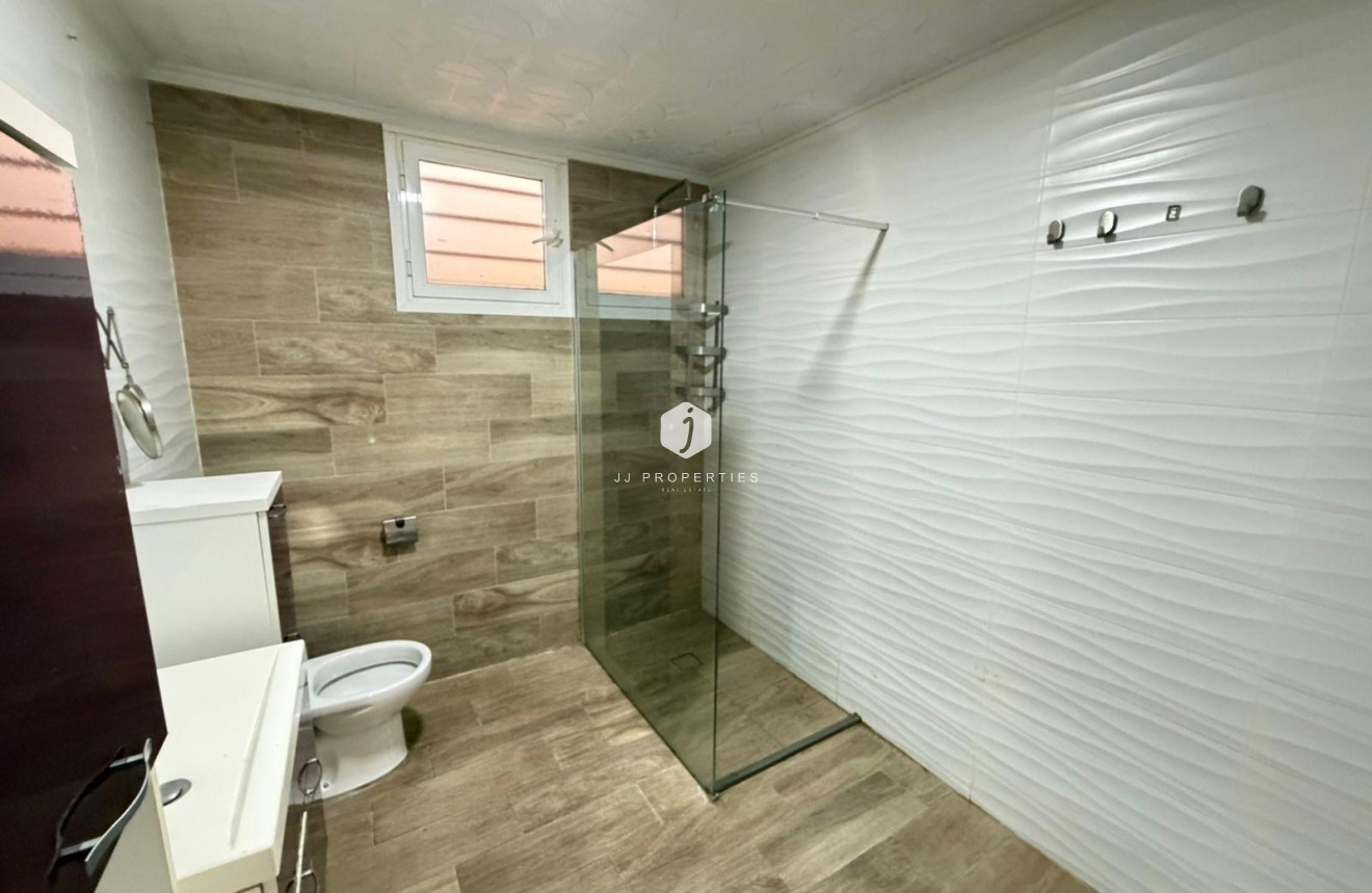 Aus zweiter Hand - Chalet -
Torrevieja