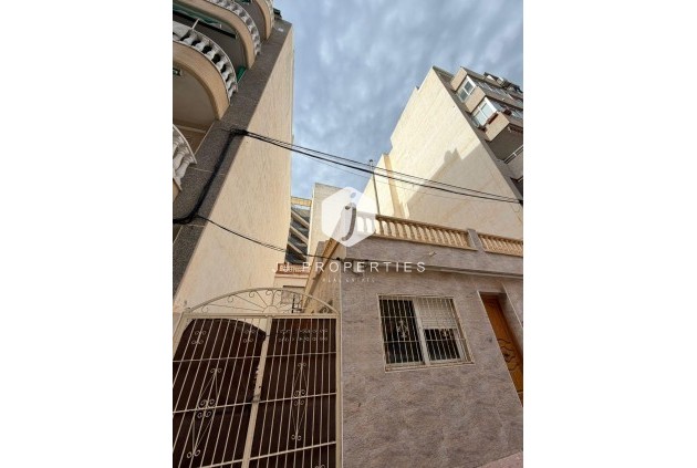 Aus zweiter Hand - Chalet -
Torrevieja