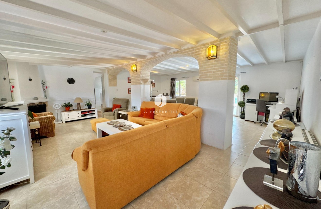 Z drugiej ręki - Villa -
Dolores - Comunidad Valenciana