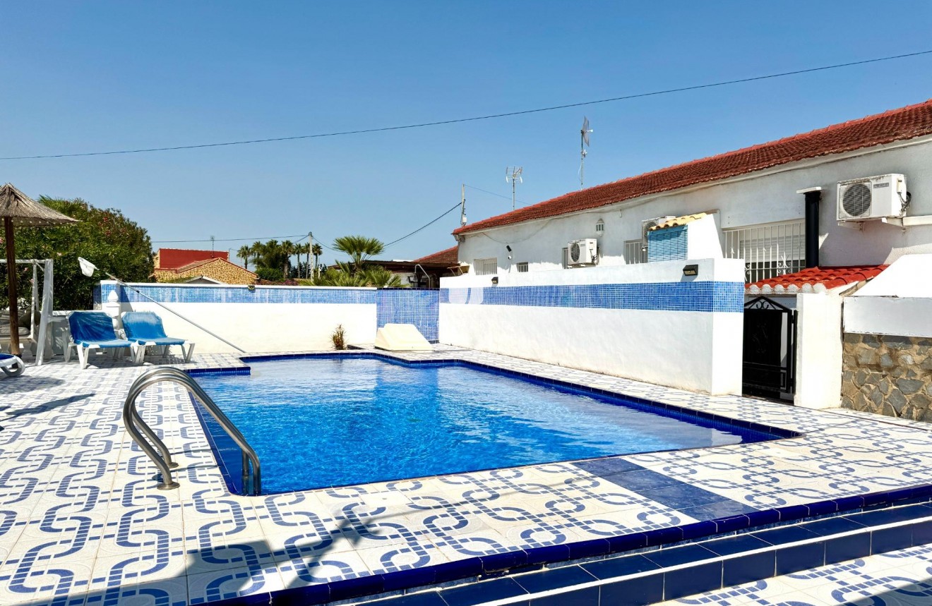 Z drugiej ręki - Villa -
Dolores - Comunidad Valenciana