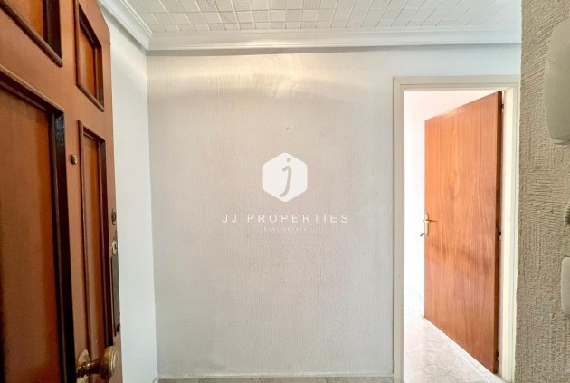 Resale - Apartment / flat -
Torrevieja - Paseo maritimo