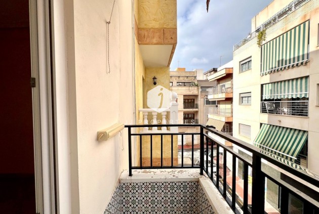 Resale - Apartment / flat -
Torrevieja - Paseo maritimo