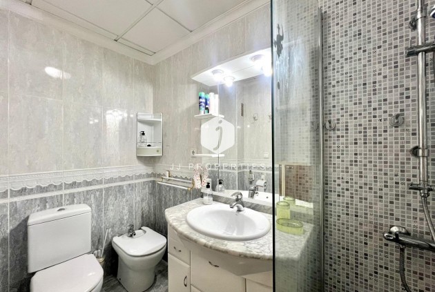 Resale - Apartment / flat -
Torrevieja - Paseo maritimo