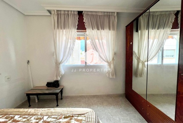 Resale - Apartment / flat -
Torrevieja - Paseo maritimo