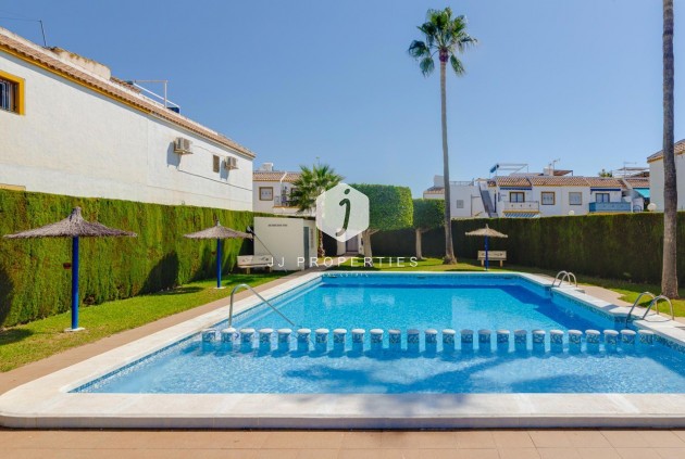 Resale - Bungalow -
Torrevieja - La Siesta - El Salado - Torreta