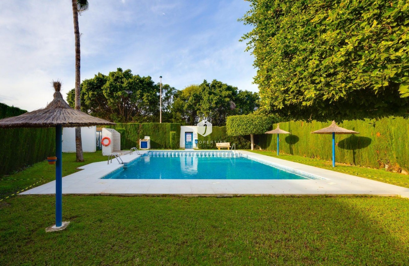 Resale - Bungalow -
Torrevieja - La Siesta - El Salado - Torreta