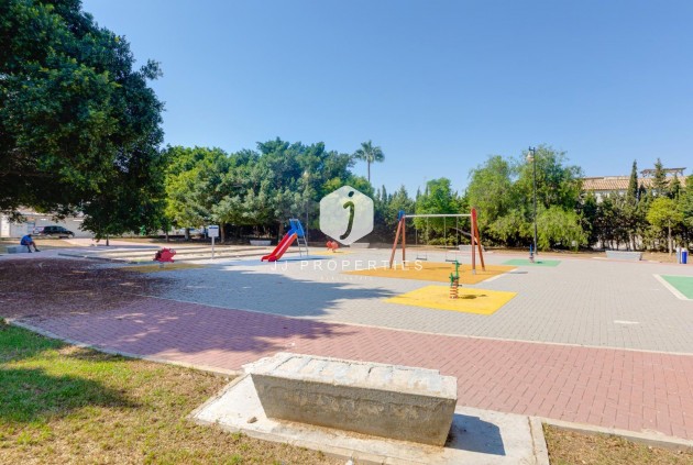 Resale - Bungalow -
Torrevieja - La Siesta - El Salado - Torreta