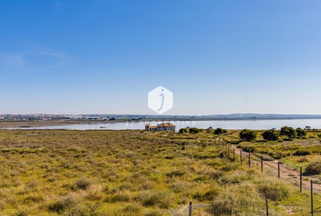 Resale - Bungalow -
Torrevieja - La Siesta - El Salado - Torreta