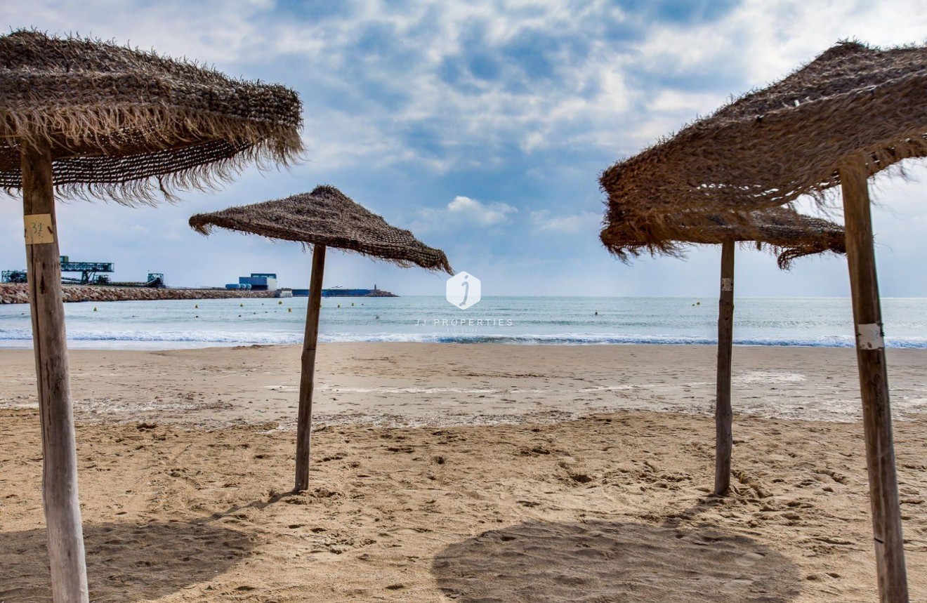 Aus zweiter Hand - Wohnung -
Torrevieja - Acequion