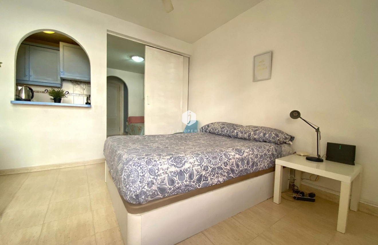 Resale - Apartment / flat -
Torrevieja - Estacion de autobuses