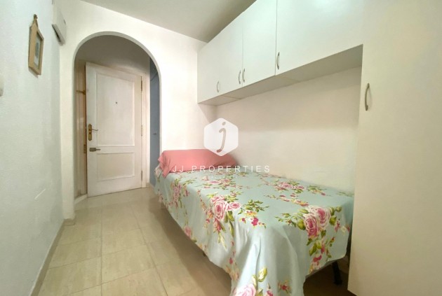 Resale - Apartment / flat -
Torrevieja - Estacion de autobuses