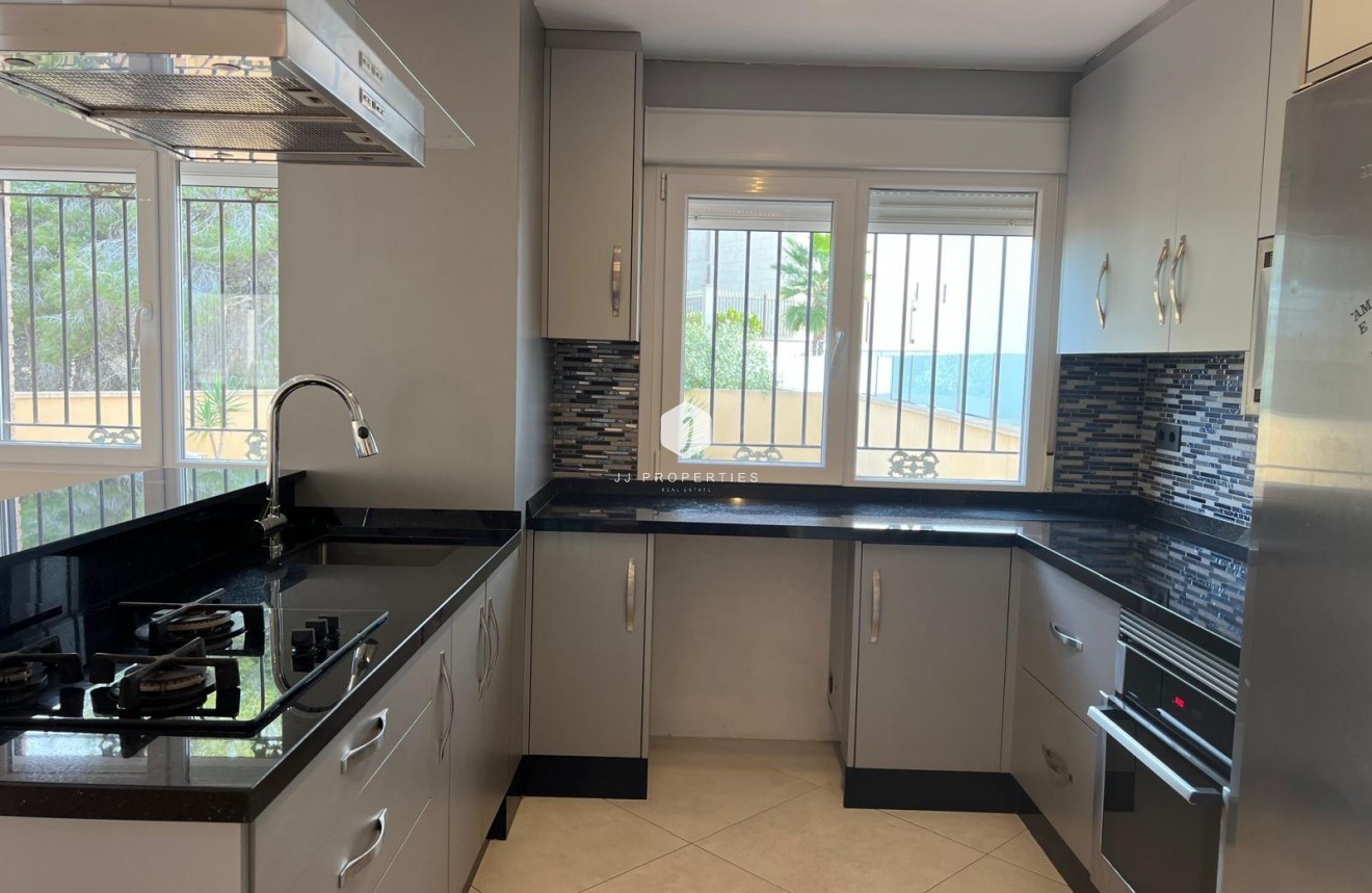 Tweedehands - Villa -
Orihuela Costa - Villamartín-las Filipinas