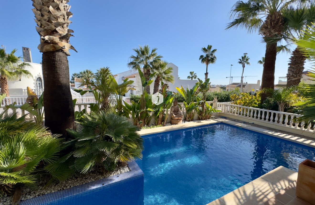 Segunda mano - Villa -
Orihuela Costa - Costa Blanca