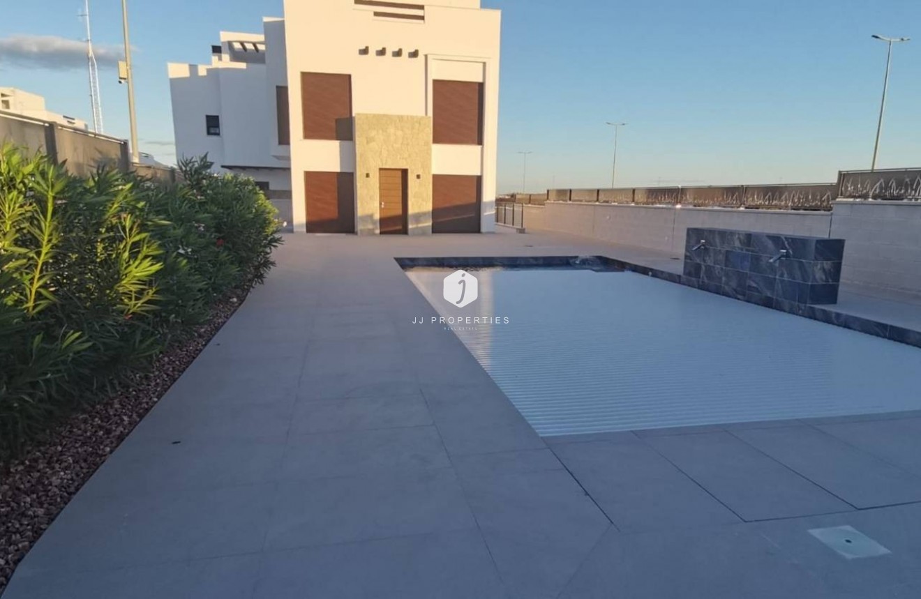 Segunda mano - Villa -
Los Montesinos - Costa Blanca