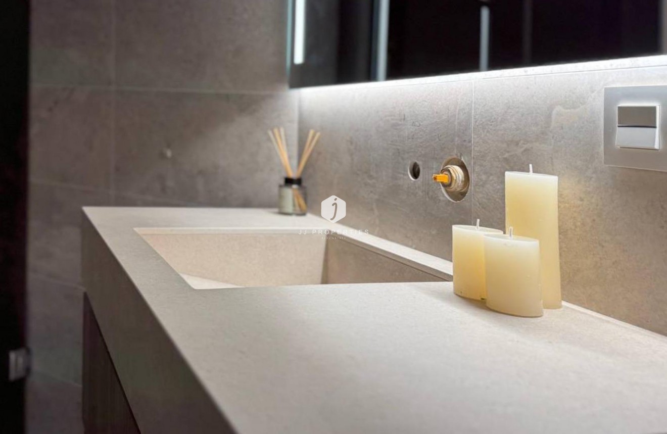 Segunda mano - Apartamento / piso -
Torrevieja - Playa de los Locos