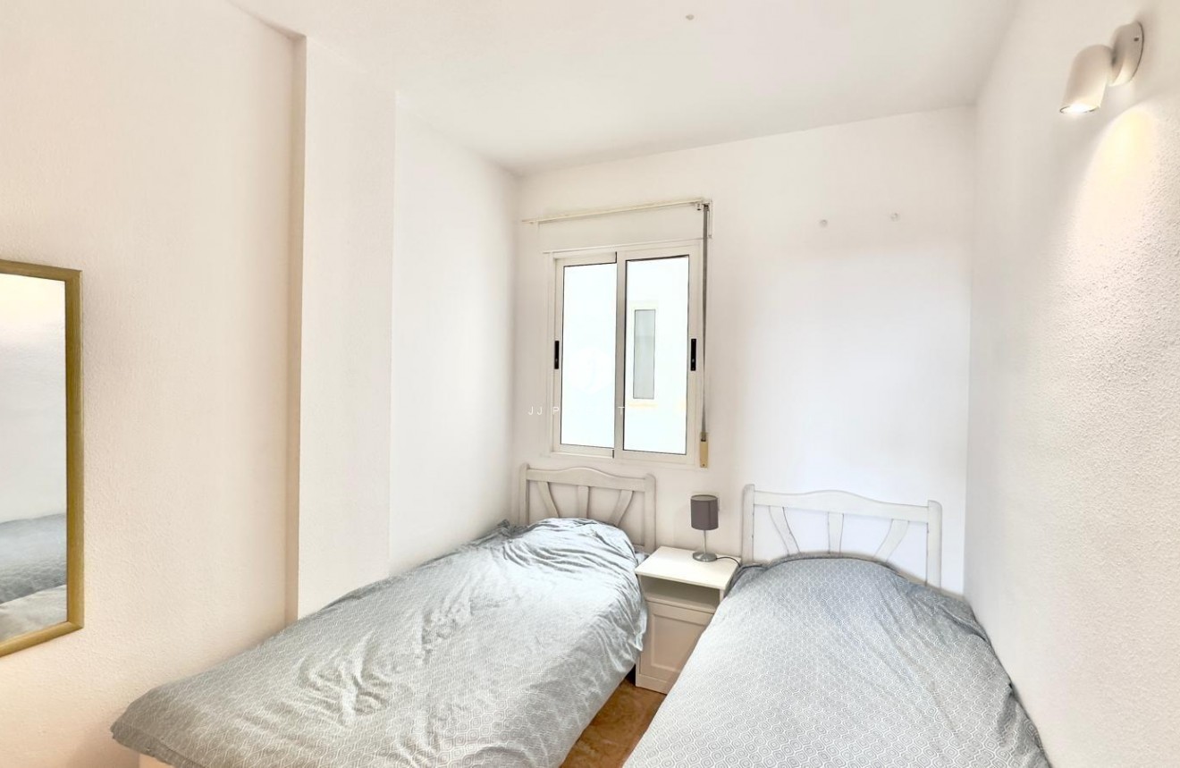 Segunda mano - Apartamento / piso -
Torrevieja - Centro