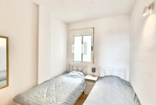 Segunda mano - Apartamento / piso -
Torrevieja - Centro