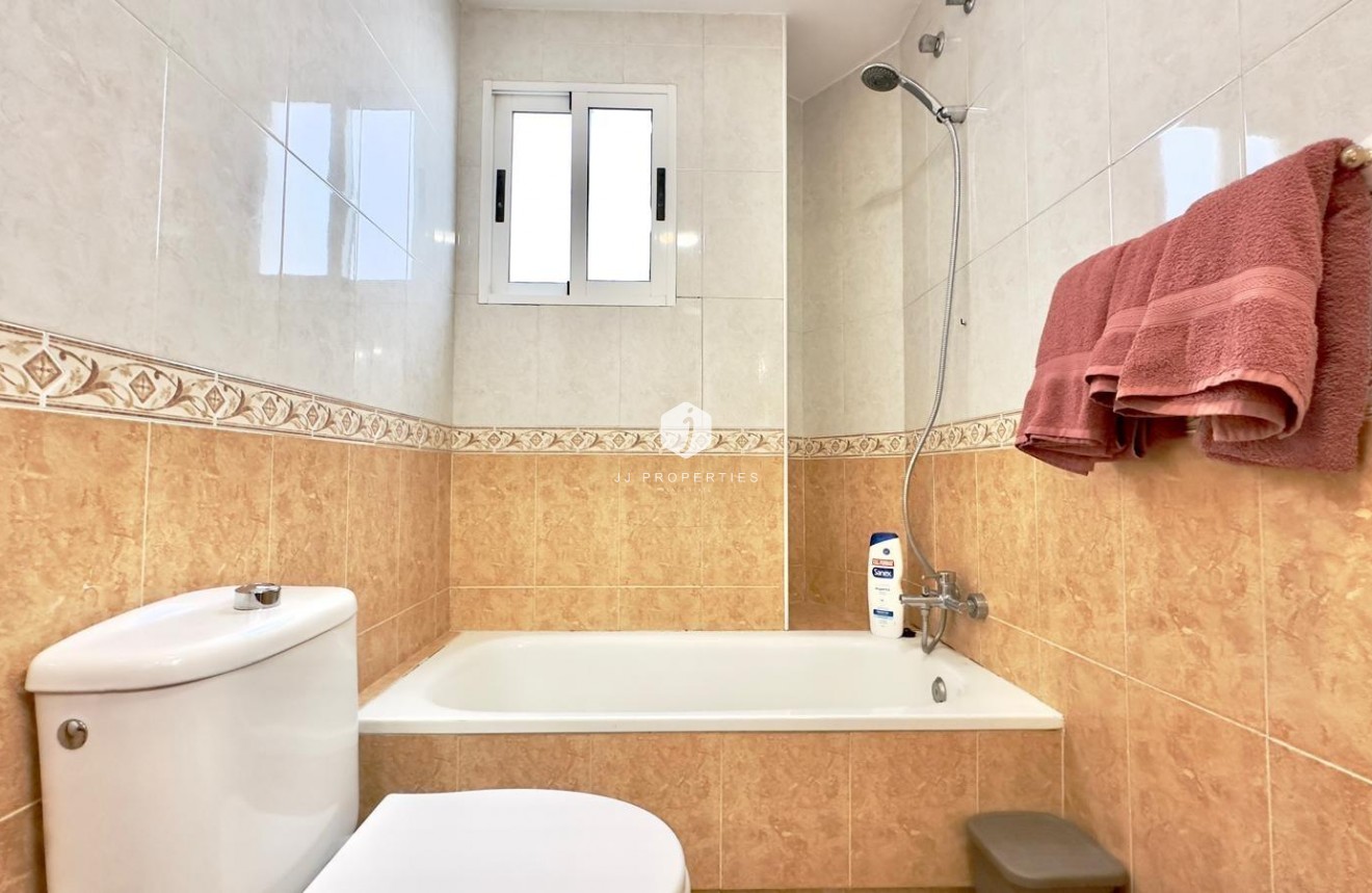 Segunda mano - Apartamento / piso -
Torrevieja - Centro