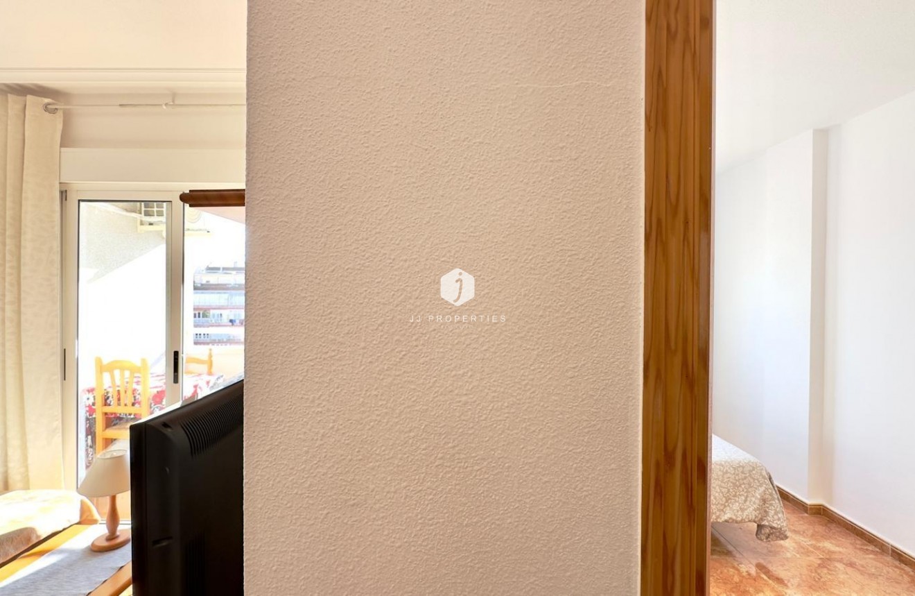 Segunda mano - Apartamento / piso -
Torrevieja - Centro