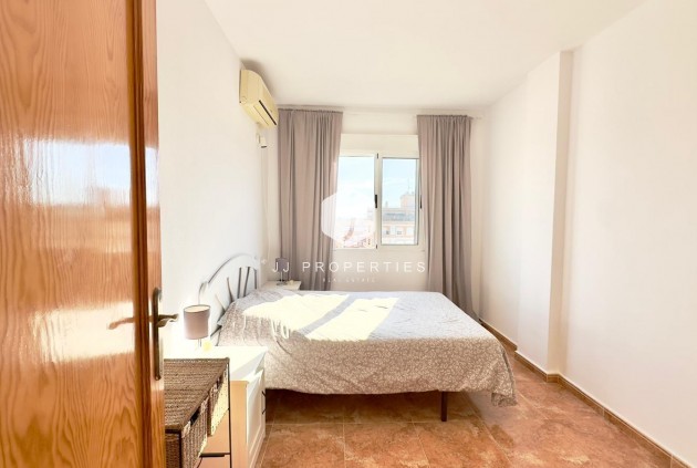 Segunda mano - Apartamento / piso -
Torrevieja - Centro